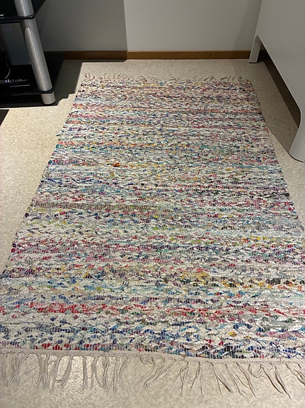 Iso räsymatto 128 x 83 cm monivärinen valkoinen matto matot räsymatot sisustus