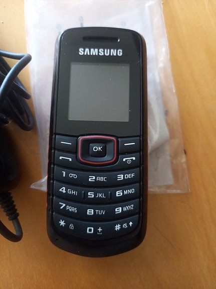 Samsung puhelin