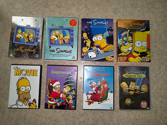 8 Simpsonit DVD