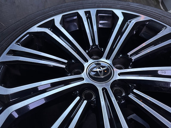Toyota alumiinivanteet renkailla