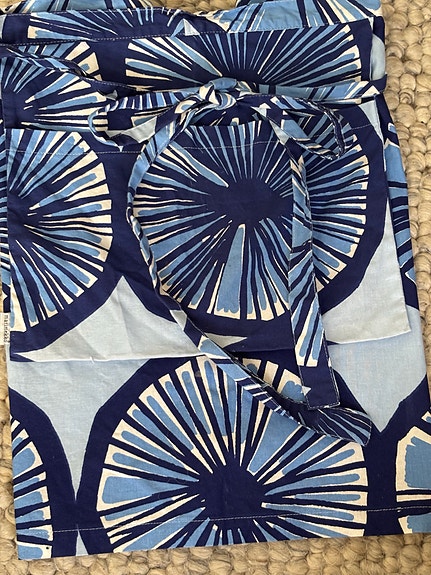 Marimekko esiliina Appelsiini- kuviolla