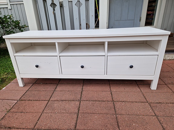Hemnes tv-taso