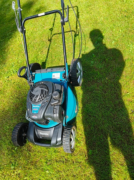 Makita ruohonleikkuri