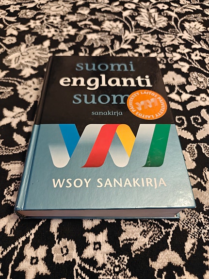 WSOY suomi–englanti–suomi sanakirja kovakantinen