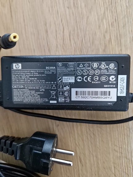 HP kannettavan laturi virtalähde