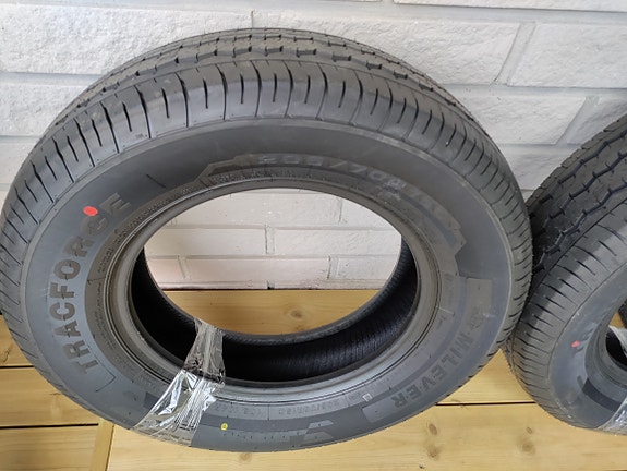 Uudet 205/70r15c kesärenkaat