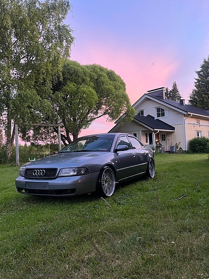 HALVALLA Kolaroitu Audi a4b5 quattro