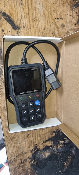 YM519 OBDII lukija