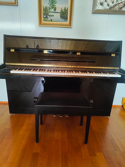 Samick piano