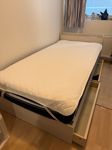 Bed Frame + mattress 100x195x20cm