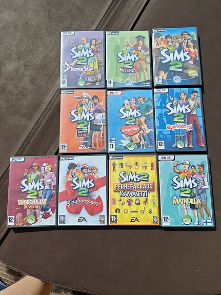 The Sims 2 PC-pelipaketti (9 peliä)