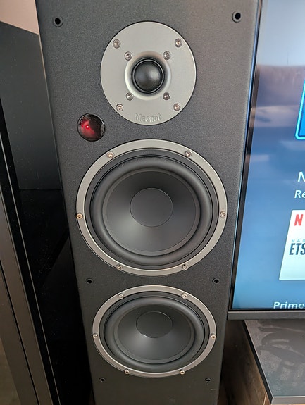 Magnat Monitor Reference 5A aktiivikaiutinpari (lähes uusi)
