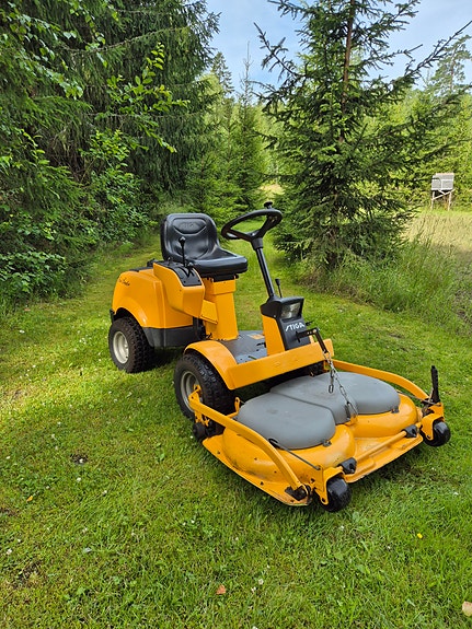 Stiga park senator etuleikkuri ajoleikkuri ruohonleikkuri