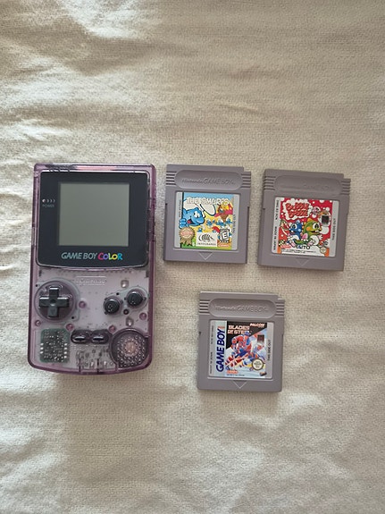 Nintendo Game Boy Color pelikonsoli violetti