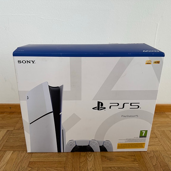 Playstation 5 Slim 2 ohjaimella alkuperäinen laatikko. Huom pelkkä laatikko