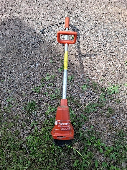Husqvarna Trimmer 300 S sähkökäyttöinen ruohotrimmeri