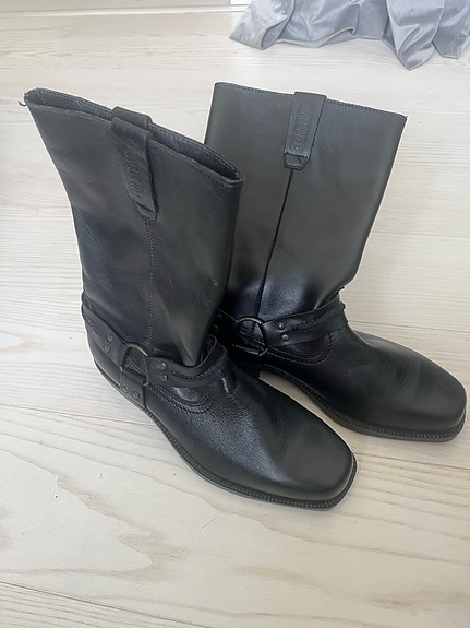Umberto Bootsit 41