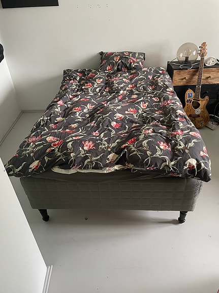 IKEA sänky / runkopatja 80x200 harmaa