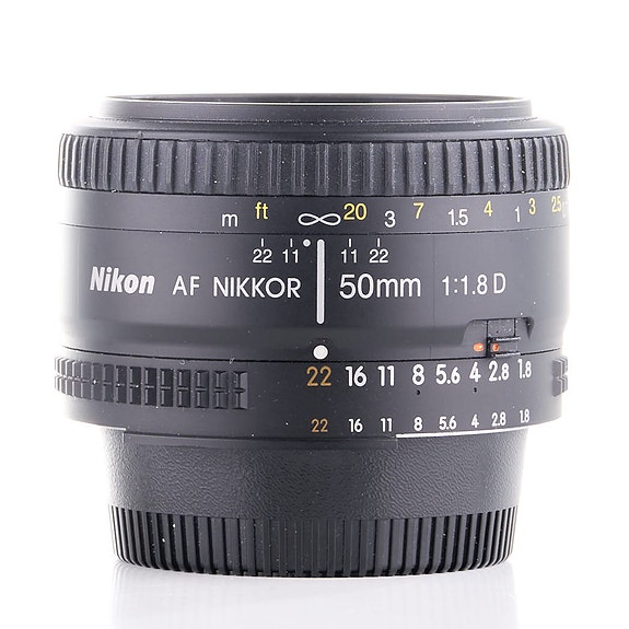 Nikon AF Nikkor 50mm f/1.8 D -objektiivi (käytetty)