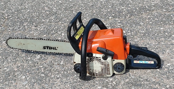 Moottorisaha Stihl 017