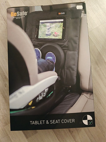 Besafe penkinsuojus tabletti taskulla autoon