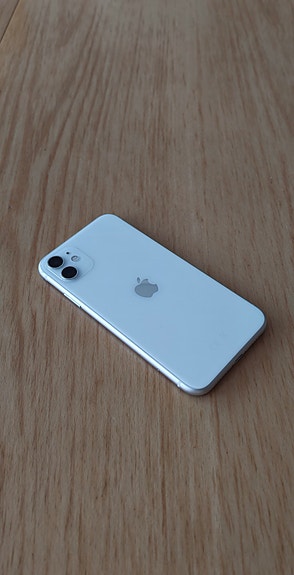 Apple iPhone 11 64GB Valkoinen Akku-96%