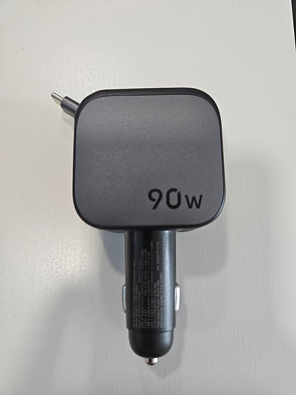 Ugreen 90W nexode autolaturi sisäänvedettävällä usb-c piuhalla ja 2 usb porttia