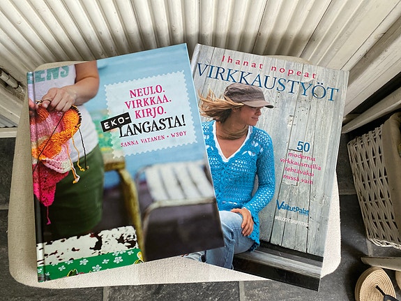 Neulo, virkkaa, kirjo ekolangasta & Ihanat neuleet virkkaustyöt - käsityökirjat