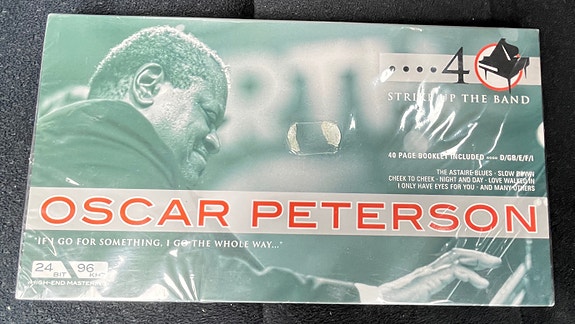 Oscar Peterson 4 CD-Boxi Avaamaton