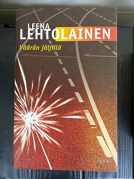 Leena Lehtolainen Väärän jäljillä kirja