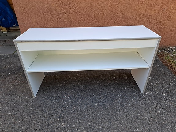 Hyllykkö 120cm leveä