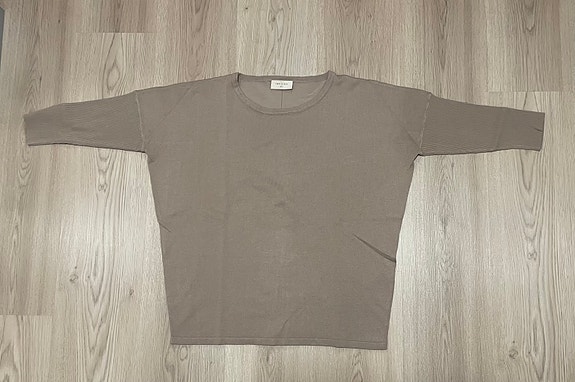 Beige neule