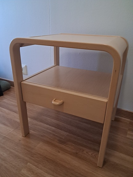 Yöpöydät 2 kpl - 15€