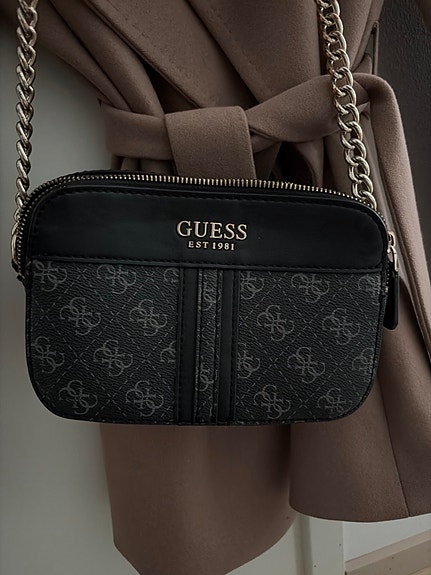 GUESS olkalaukku