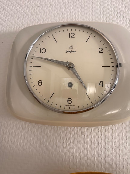 Junghans keraaminen seinäkello