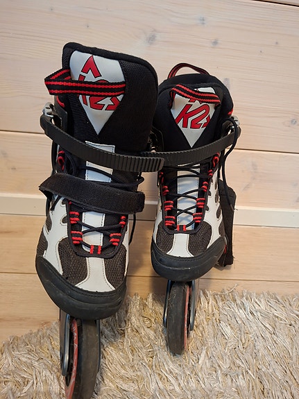 K2 Moto Speed rullaluistimet koko 42 musta punainen