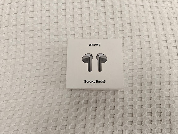 Samsung Galaxy Buds 3 -kuulokkeet VAATII KORJAUSTA
