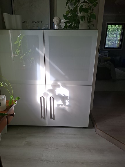 Ikea bestå vitriini
