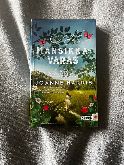 Joanne Harris Mansikkavaras pokkari