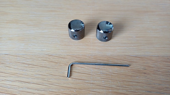 Metalliset kitaran/basson nuppipotikat 2 kpl + kuusiokoloavain