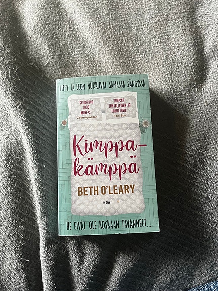 Beth O’Leary Kimppakämppä pokkari suomeksi