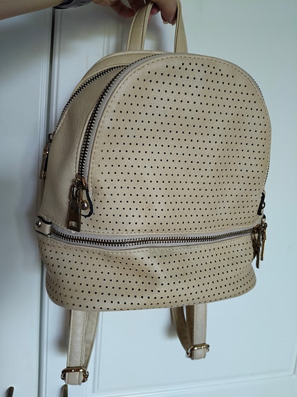 Beige naisten reppu ja olkalaukku