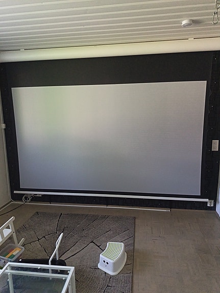 Screen line moottoroitu 4k valkokangas