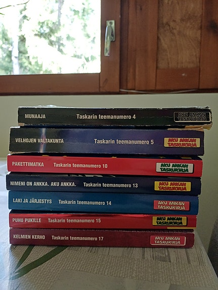 Aku Ankan taskukirja Taskarin teemanumerot 4–18, 7 kpl