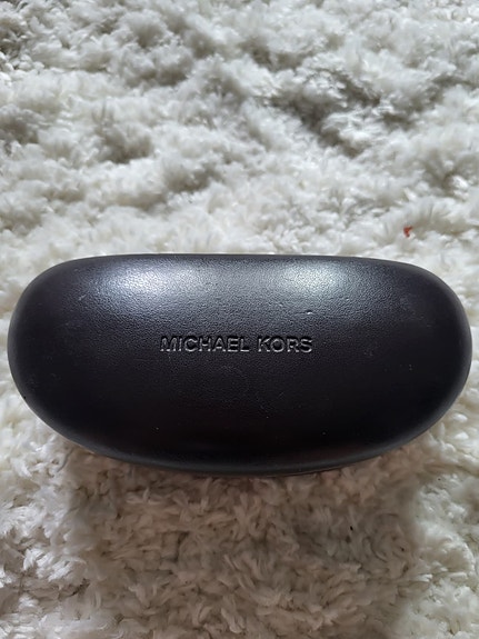 Michael Kors Key Largo M2051S 717 –kultaiset aviatoraurinkolasit ruskeat linssit