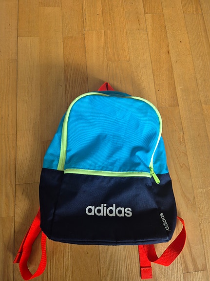 Adidas reppu