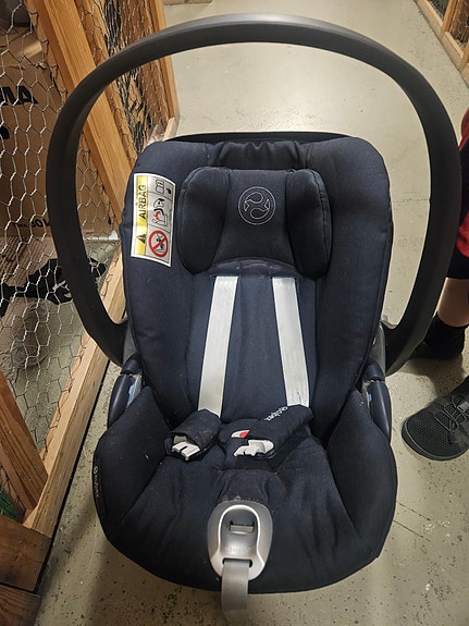 Myydään Cybex turvakaukalo+telakka+turvaistuin