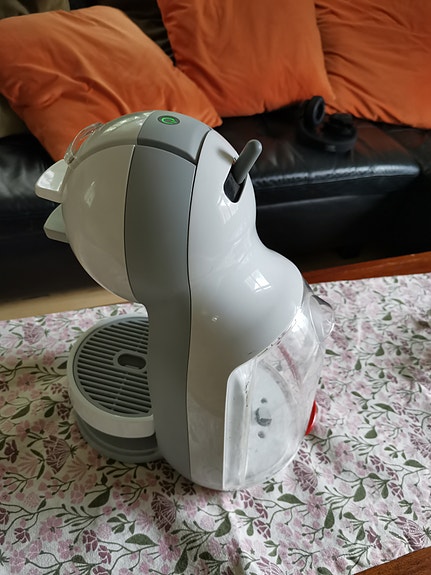 Dolce Gusto kapselikeitin, harmaa