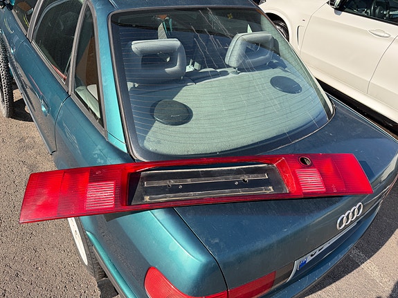 Audi c4 s4 urs4 takavalo paneeli