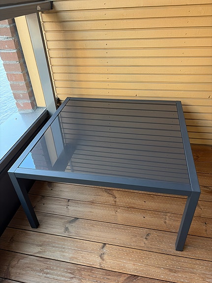 BoConcept lasipöytä